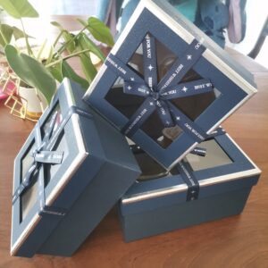 Blue square gift box 01