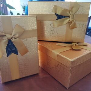 gold rectangle gift box